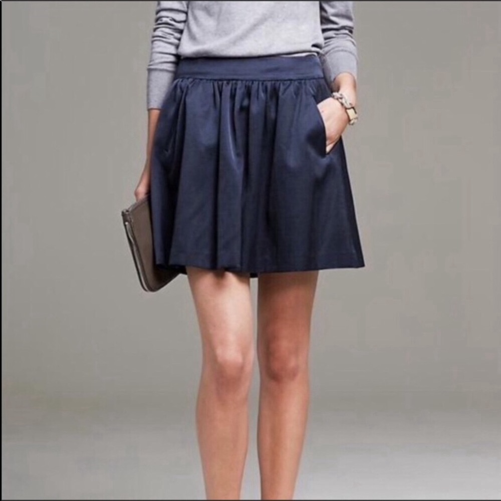 Banana Republic Festive Navy Shine Faille Skirt Size 10P Front Welt Pockets